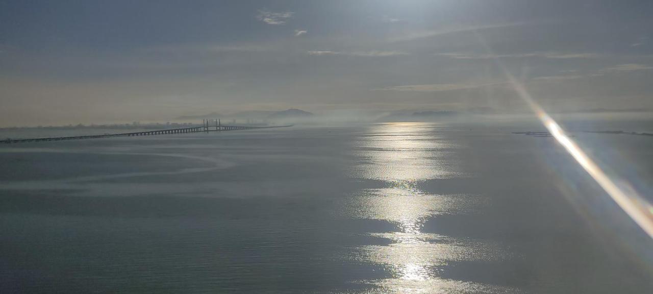 Infinite Seaview With Penang Bridge Suite With Sunrise Up To 11 Person Bayan Lepas Eksteriør bilde